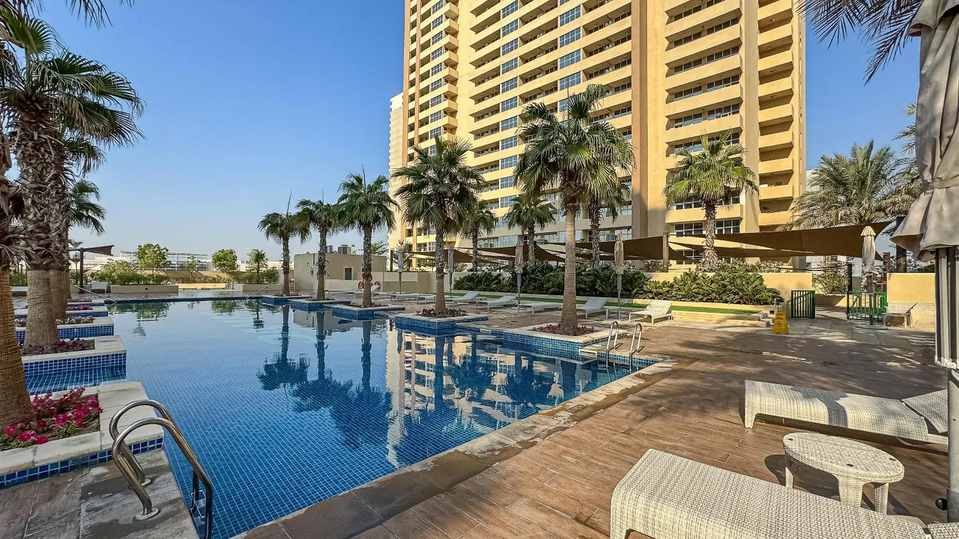 Urban Sanctuary Studio With Pool, Gym And Playground Dubai Apartment