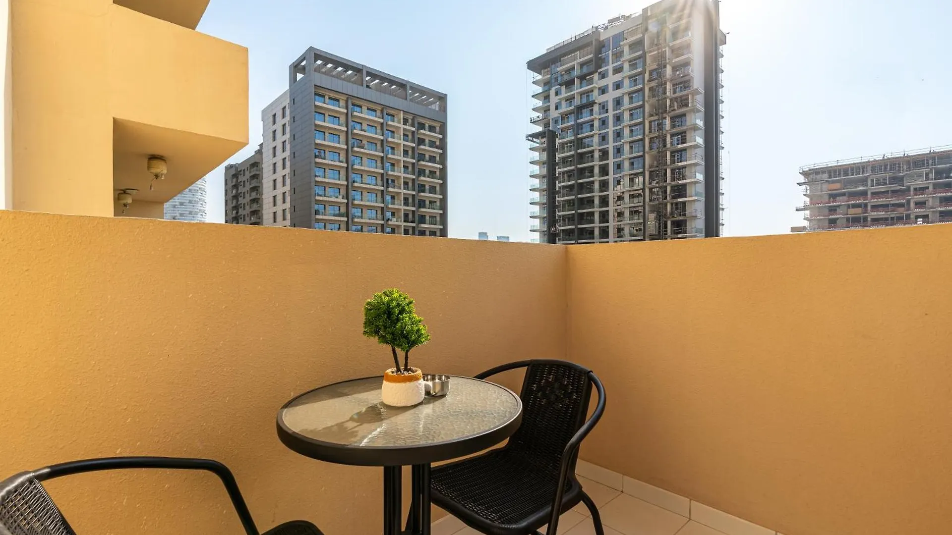 Apartament Urban Sanctuary Studio With Pool, Gym And Playground Dubaj